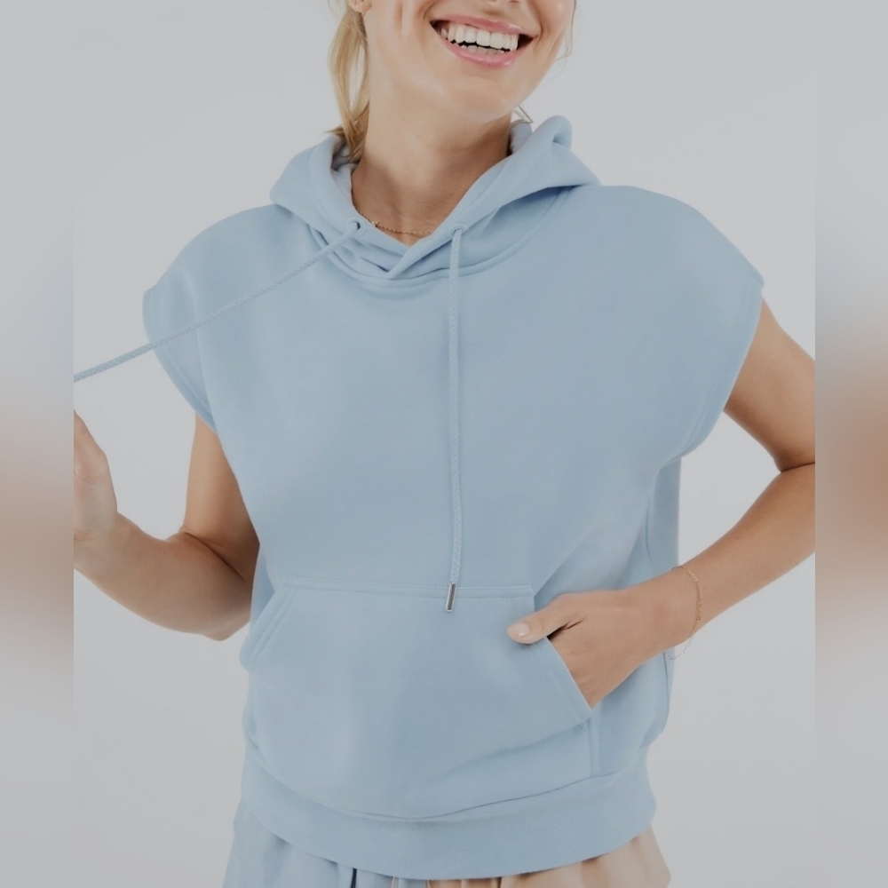 Fabletics XL Woman's Light Blue Hooded/ Cozy Sleeveless Top